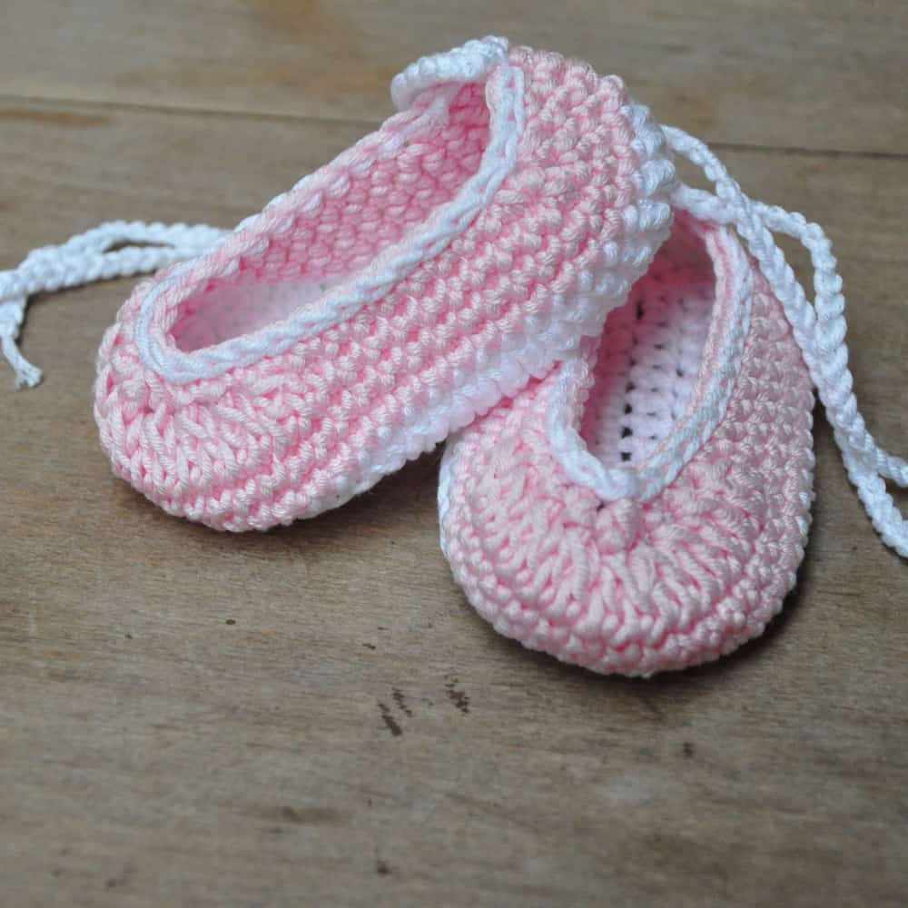 Baby Ballet Pumps free crochet pattern by Hannah Cross, easy crochet baby pattern