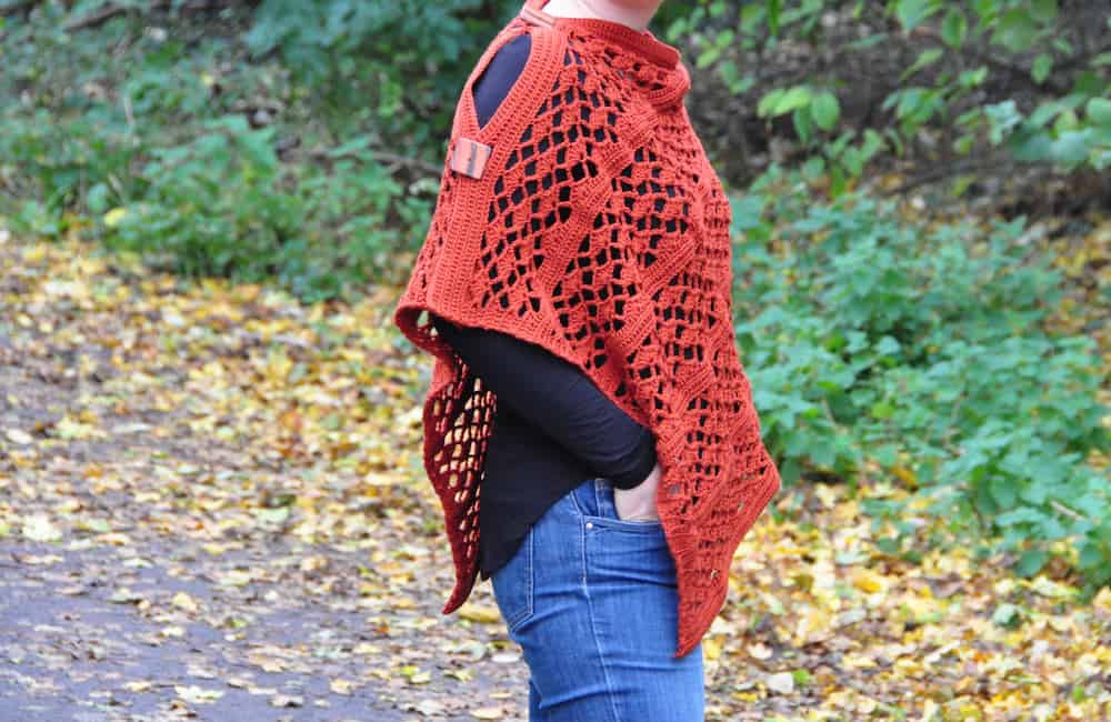the picante wrap free crochet pattern by HanJan Crochet Hannah Cross, easy wearable crochet pattern, crochet shawl, crochet poncho, fall crochet wrap, free crochet poncho pattern
