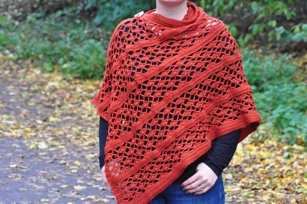 the picante wrap free crochet pattern by HanJan Crochet Hannah Cross, easy wearable crochet pattern, crochet shawl, crochet poncho, fall crochet wrap, free crochet poncho pattern