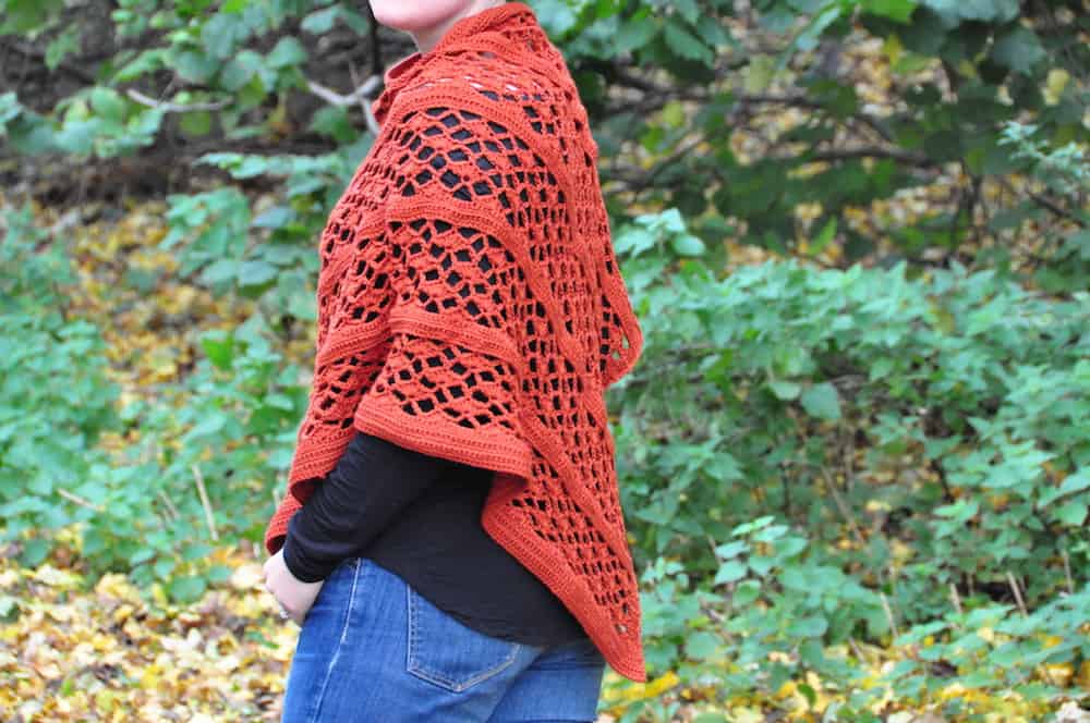 the picante wrap free crochet pattern by HanJan Crochet Hannah Cross, easy wearable crochet pattern, crochet shawl, crochet poncho, fall crochet wrap, free crochet poncho pattern