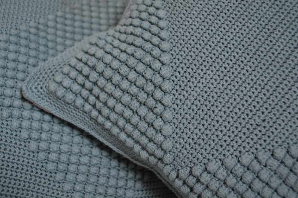 crochet bobble stitch cushion corner