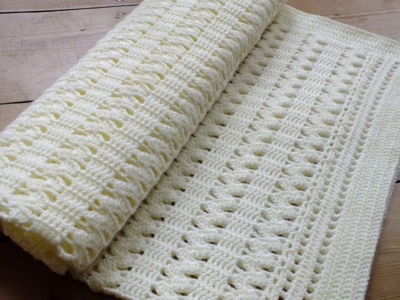 Gentle ZigZag Baby Blanket: Shell Instructions