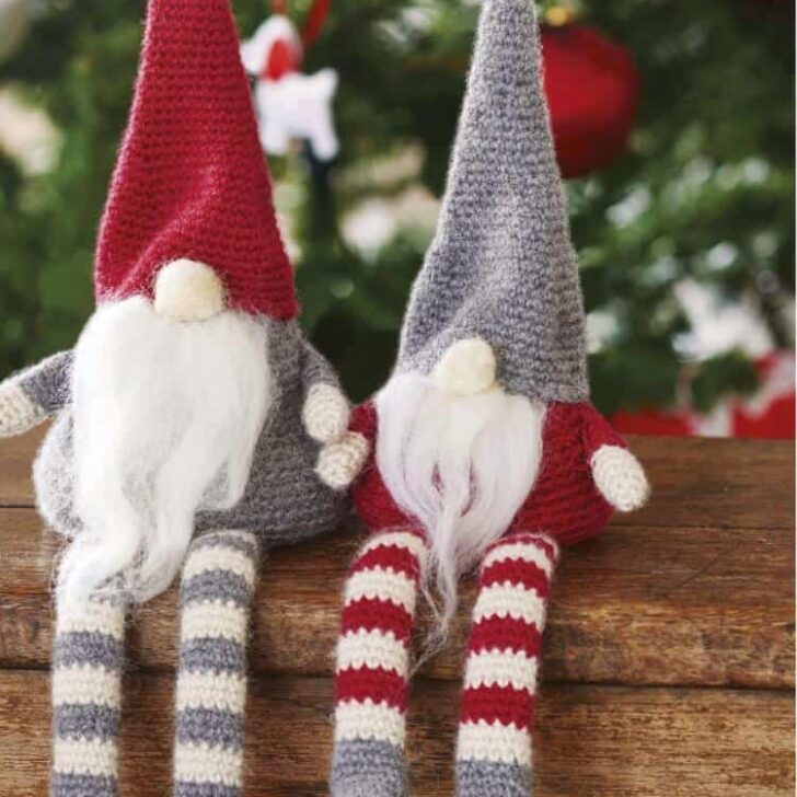 Simply Crochet Magazine Issue 38, crochet christmas gnomes and wreath by Hannah Cross HanJan Crochet