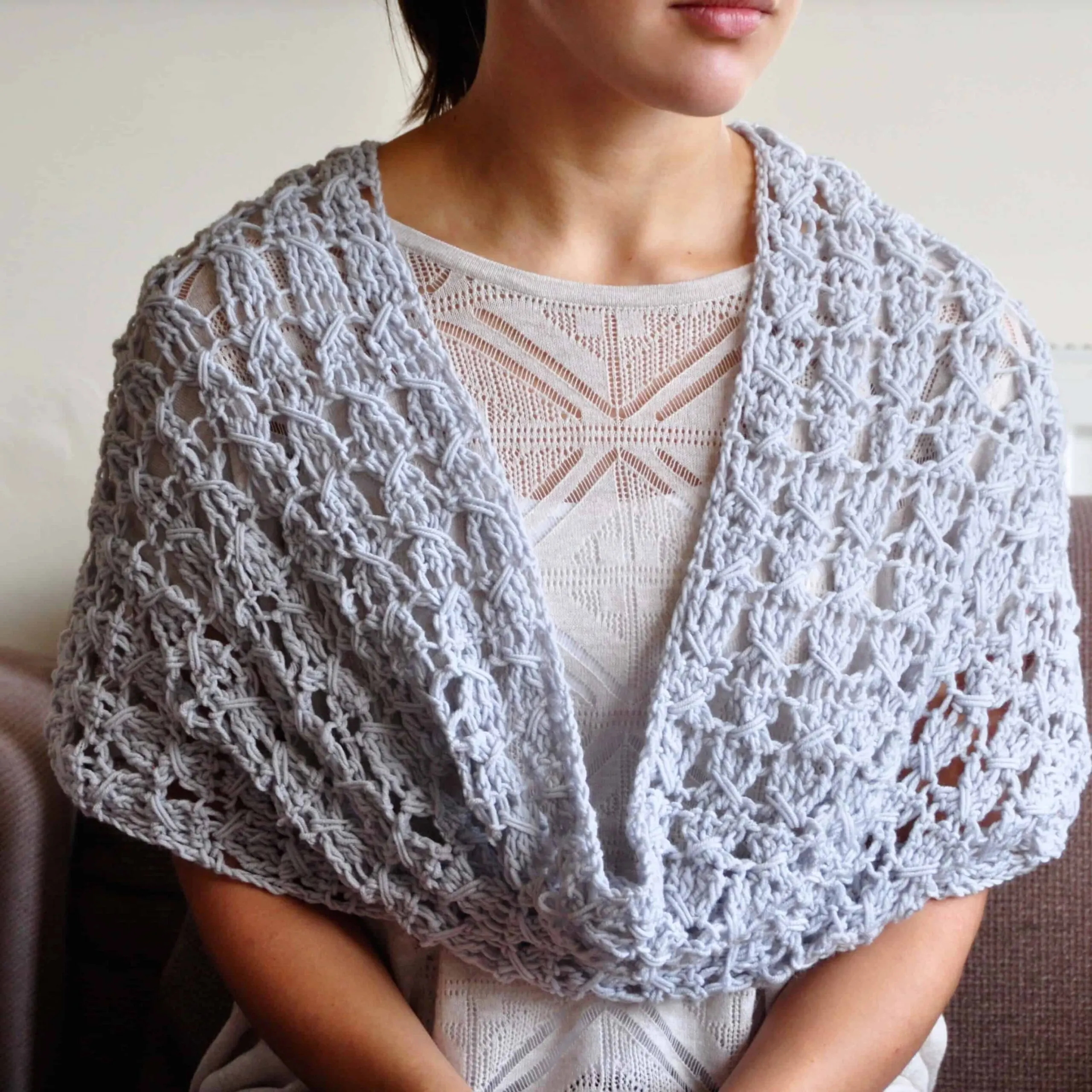 free crochet pattern the classic cowl by HanJan Crochet