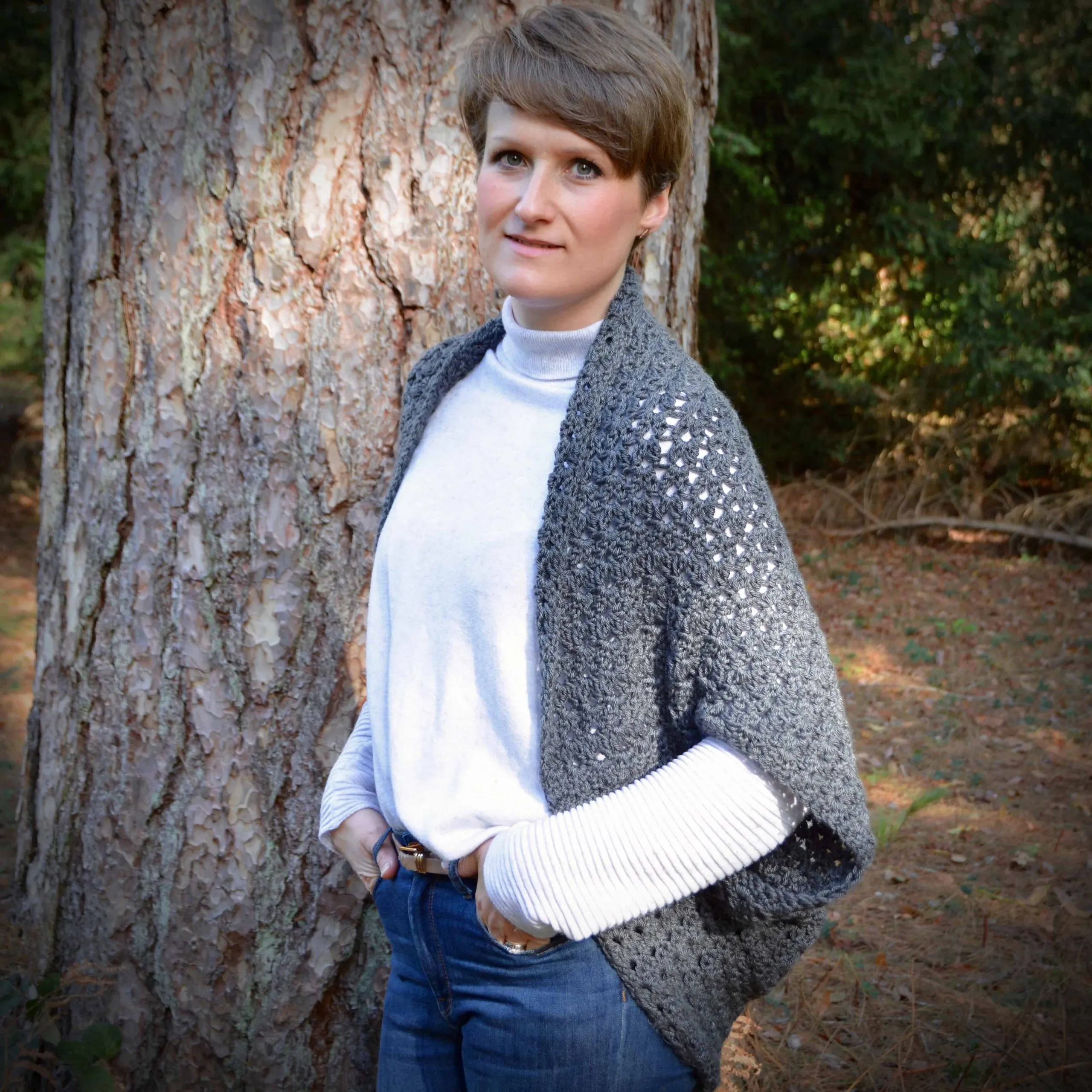 free crochet pattern the autumn cluster cardigan by Hannah Cross
