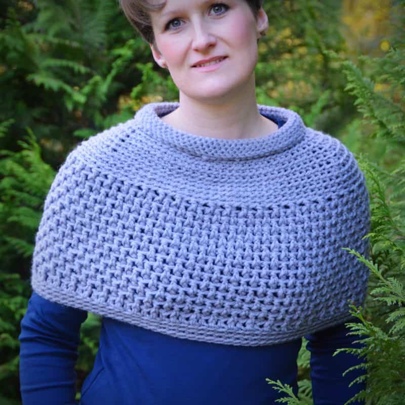 The Vintage Grey Capelet – Free Crochet Pattern