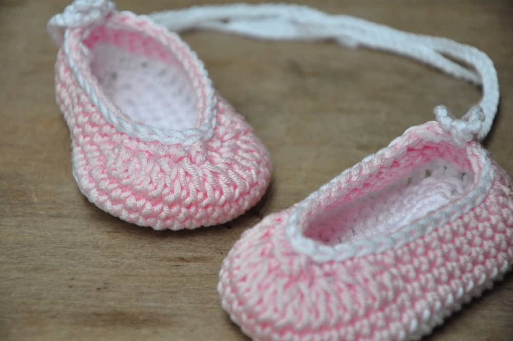 Baby ballet pumps a free crochet pattern by Hannah Cross HanJan Crochet