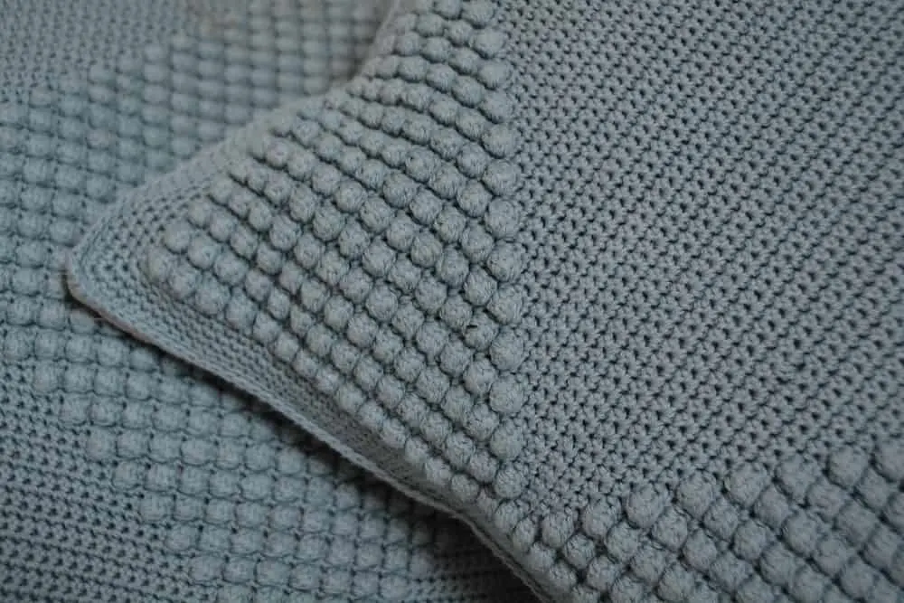 Free crochet pattern crochet bobble diamond cushions. Homeware, handmade home, handmade pillow, learn to crochet bobble stitch.