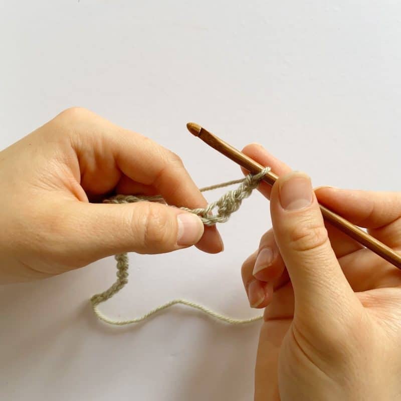Learn the delicate and easy Lacy Wave Crochet Stitch | HanJan Crochet