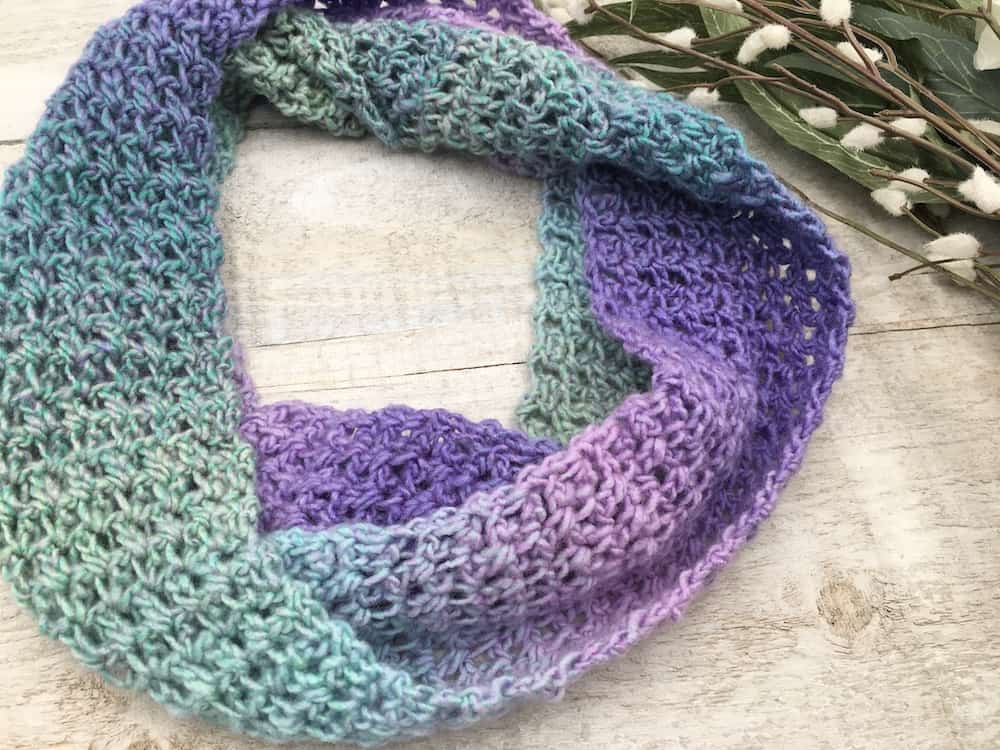 Have you got a huge yarn stash that you need to use up? Here are more than 30 free crochet and knitting patterns to help you make a dent in your yarn stash and make some beautiful items too! The Stash Buster challenge is a 4 week collection of fabulous free crochet and knitting patterns to help keep us busy.