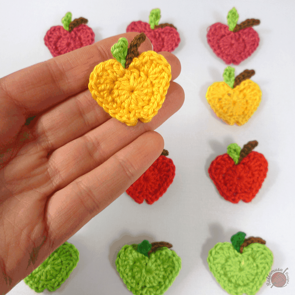 crochet apple appliqué, a free crochet pattern