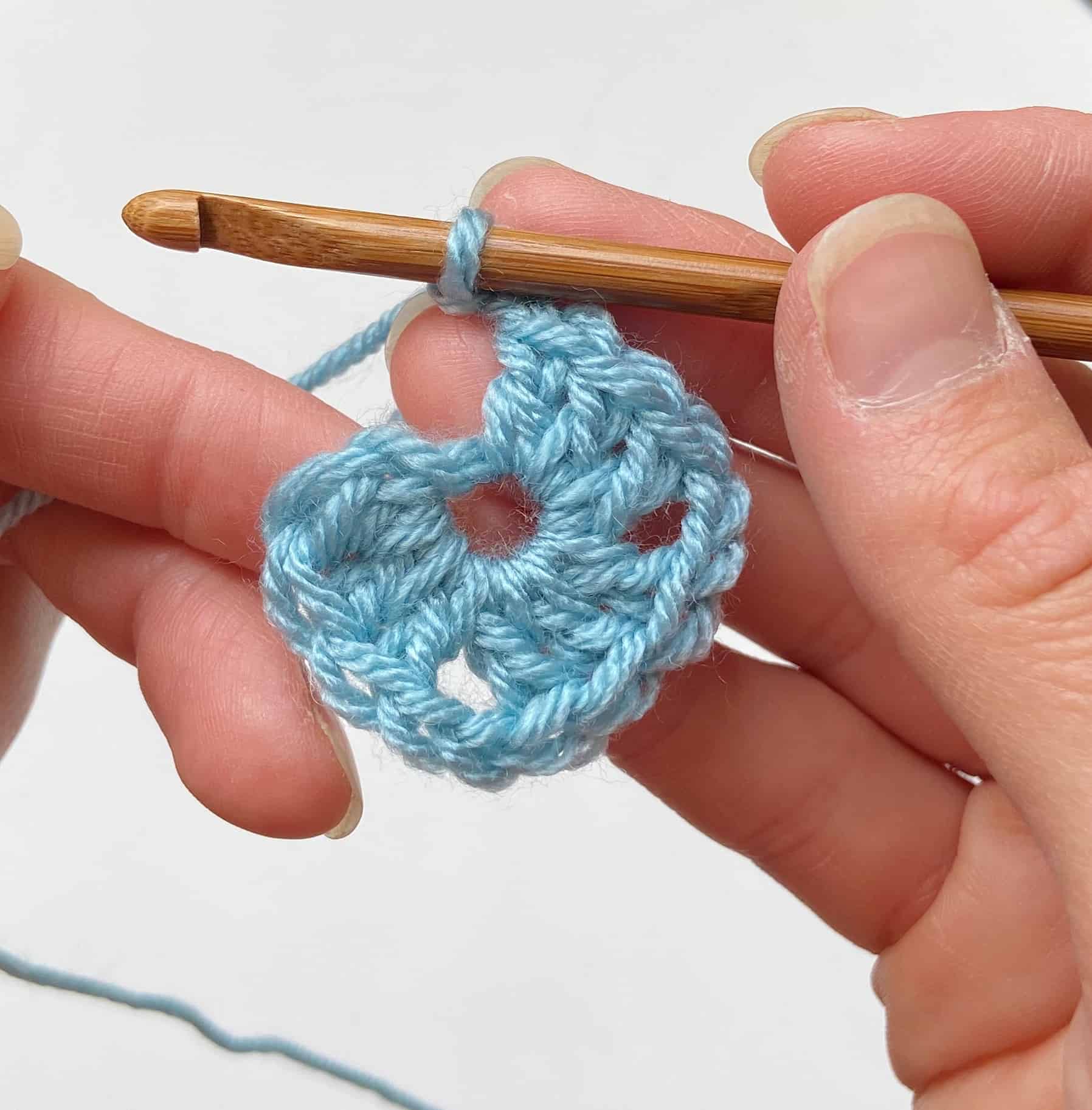 how to crochet a granny square