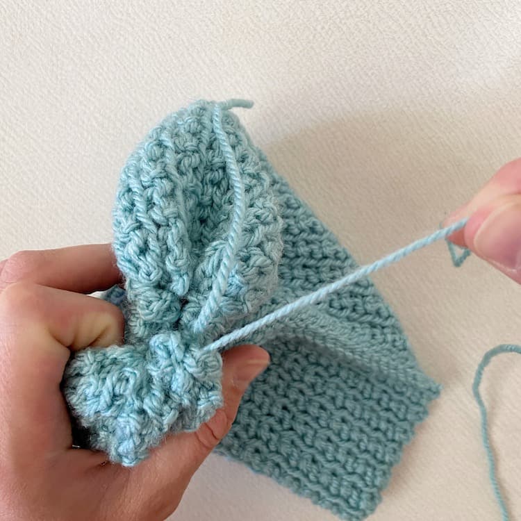 creating a crochet hat with a simple seam 