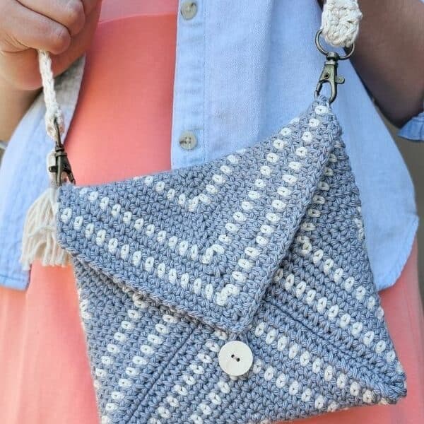 cute crochet clutch bag pattern