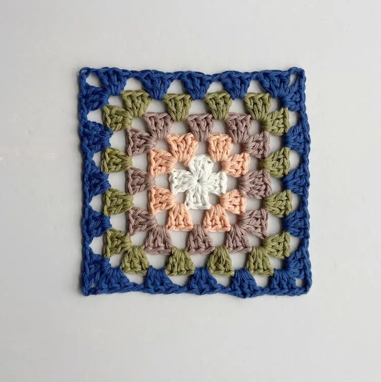 multi coloured crochet granny square