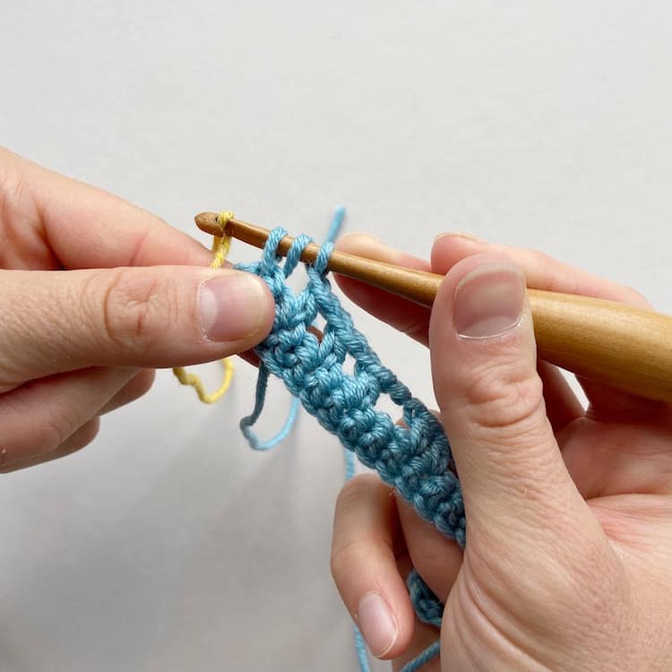 Double Crochet Moss Stitch Step 5