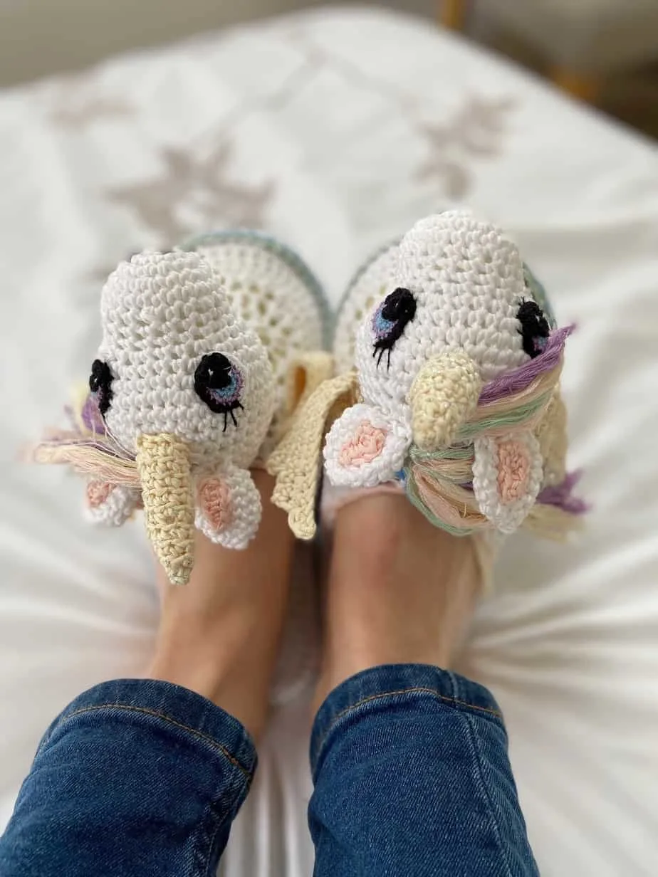 Cute Slippers a free pattern | HanJan Crochet