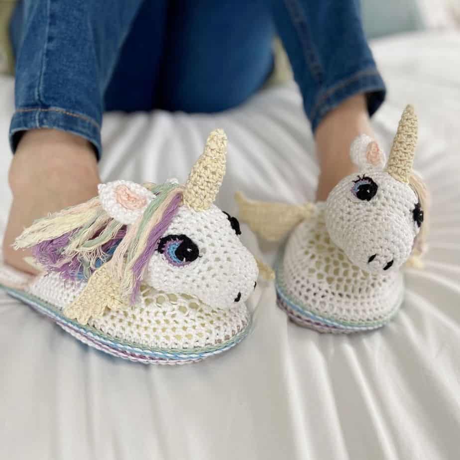  Close Up Unicorn Plush Slippers (one Pair) : Clothing, Shoes &  Jewelry