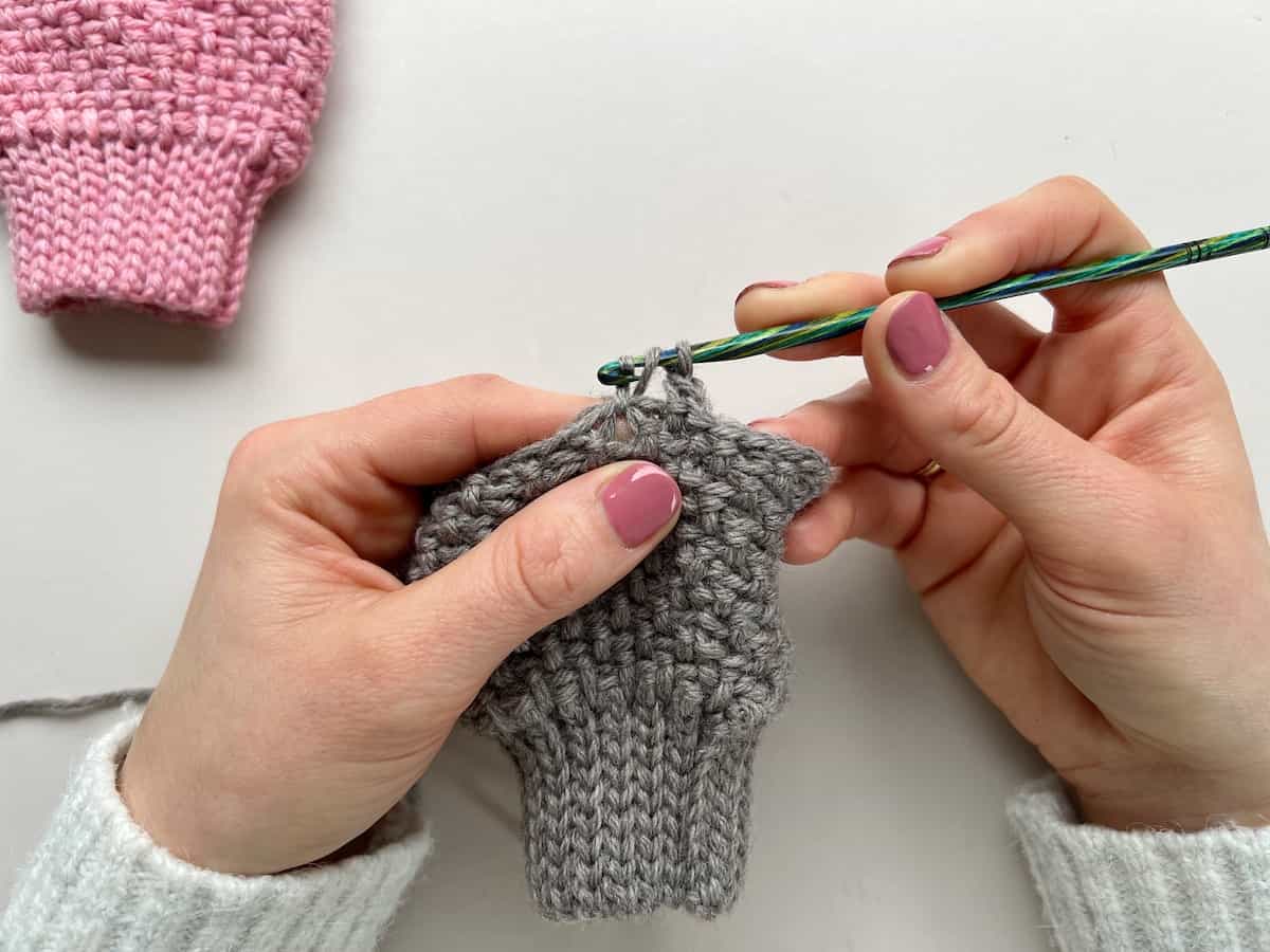 Herringbone half double crochet moss stitch tutorial 11