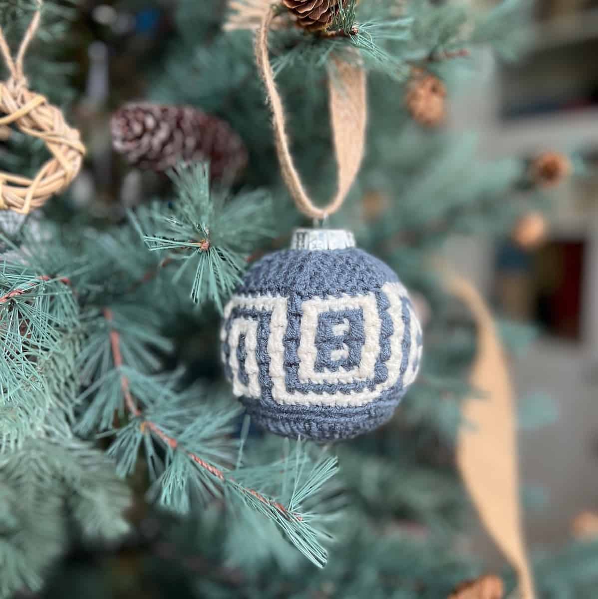 Art Deco Inspired Crochet Bauble Pattern