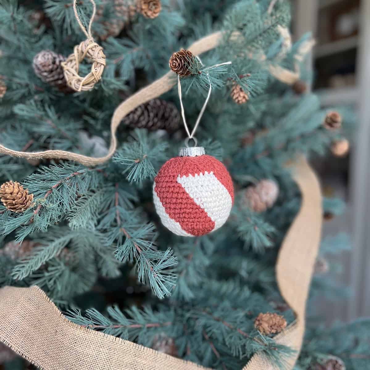 Swirl Tapestry Crochet Bauble Pattern