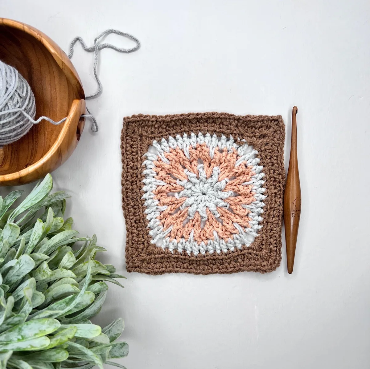 Textured crochet square pattern